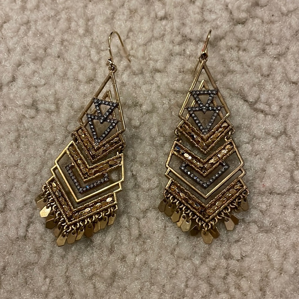 Stella and Dot horizon gold earrings